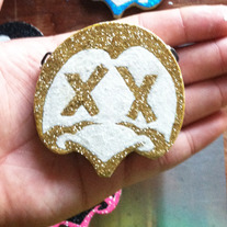 Mini-Penguin Chain (Gold/White)