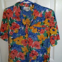 Christie & Jill Floral Button Up Blouse M