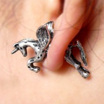 Unicorn_earring_medium