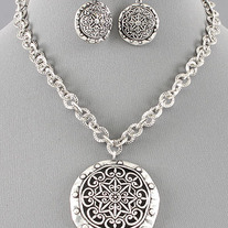 Brushed Silver Textured Link Filigree Pendant Necklace Set - Chunky