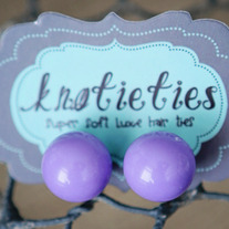 knotiegumball earring - lavender