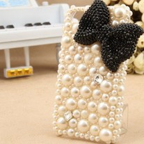 Pearl Case with Black Bow (iPhone 5) 