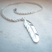Mirror feather necklace