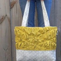 >>ON SALE<<  RUFFLED TOTE IN MUSTARD