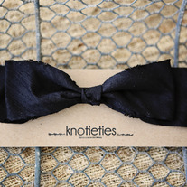 big silk knotiebow headband - black