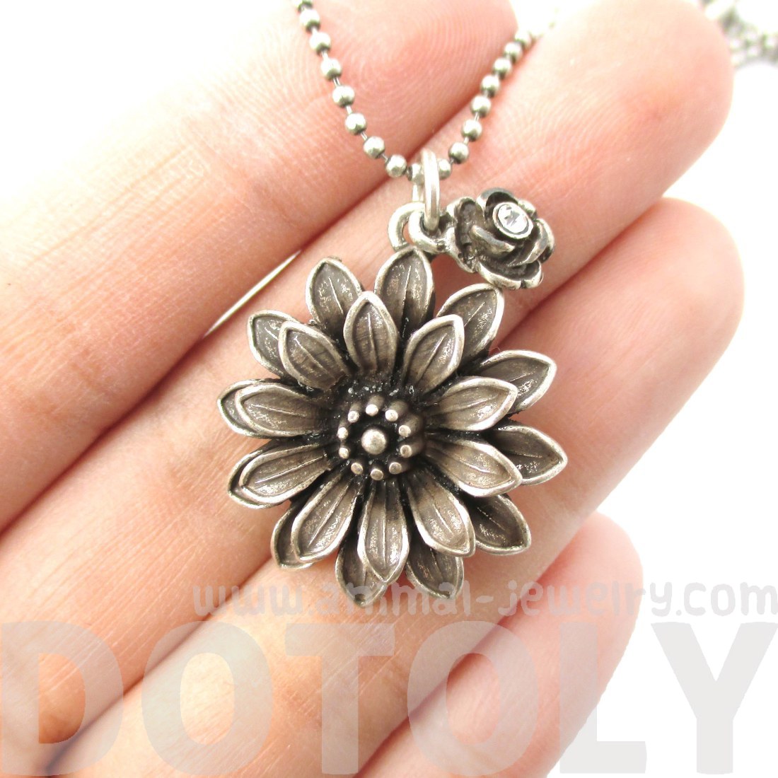 Realistic Dahlia Flower With Pointed Petals Floral Pendant Necklace in