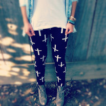 Cross_leggings_medium