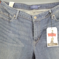 Levis Slight Curve Skinny Jeans