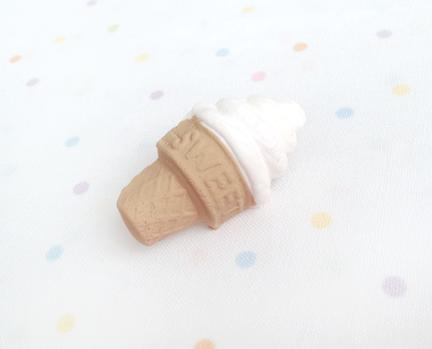vanilla ice cream brooch