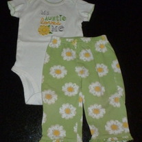 My Auntie Loves me Onesie with Matching Pants-Just One You Size 9 Months  CLM1