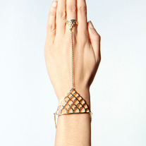 Scallop Handcuff