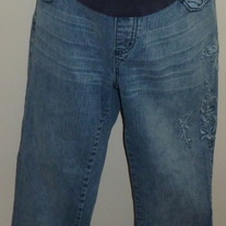 Denim Capris with Floral Design on Leg-Mimi Maternity Size Large  04071