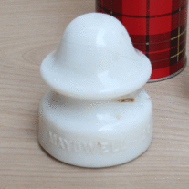Maydwell 20 Milkglass Insulator CD 164
