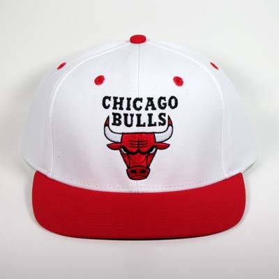 white chicago bulls snapback