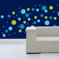 White_20couch_20green_20wall_203_20dots_20green_20blue_medium