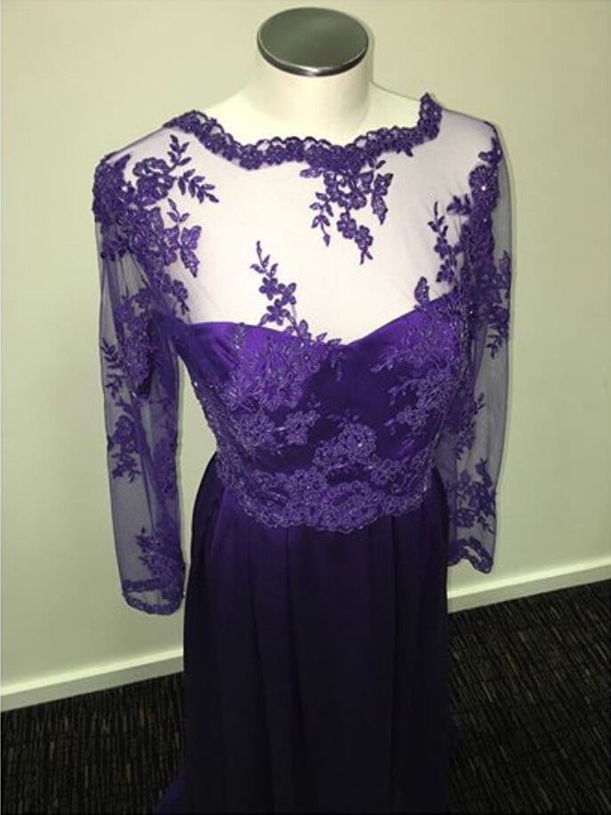 purple dress illusion
