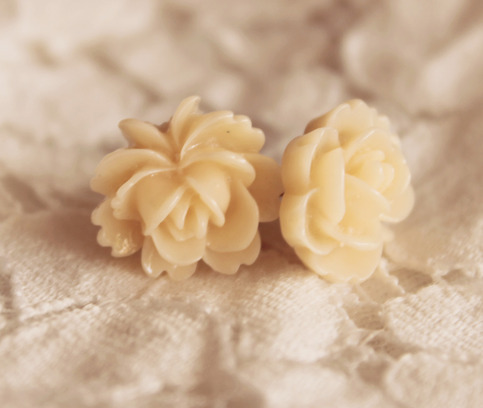 Stella Earrings {Apricot}