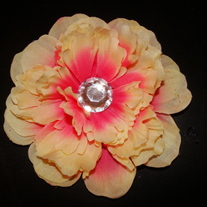 Large Peaches and Cream Yellow and Pinks Gem Center Flower Clip