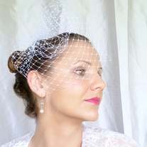 White 12 inch Merry Widow Veil  - Thumbnail 1