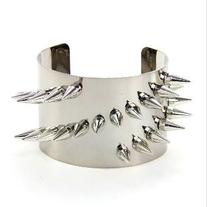 Spiked_20cuff_silver_medium