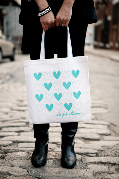 White_heart_bag_large