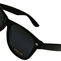 Wayfarer_black_medium