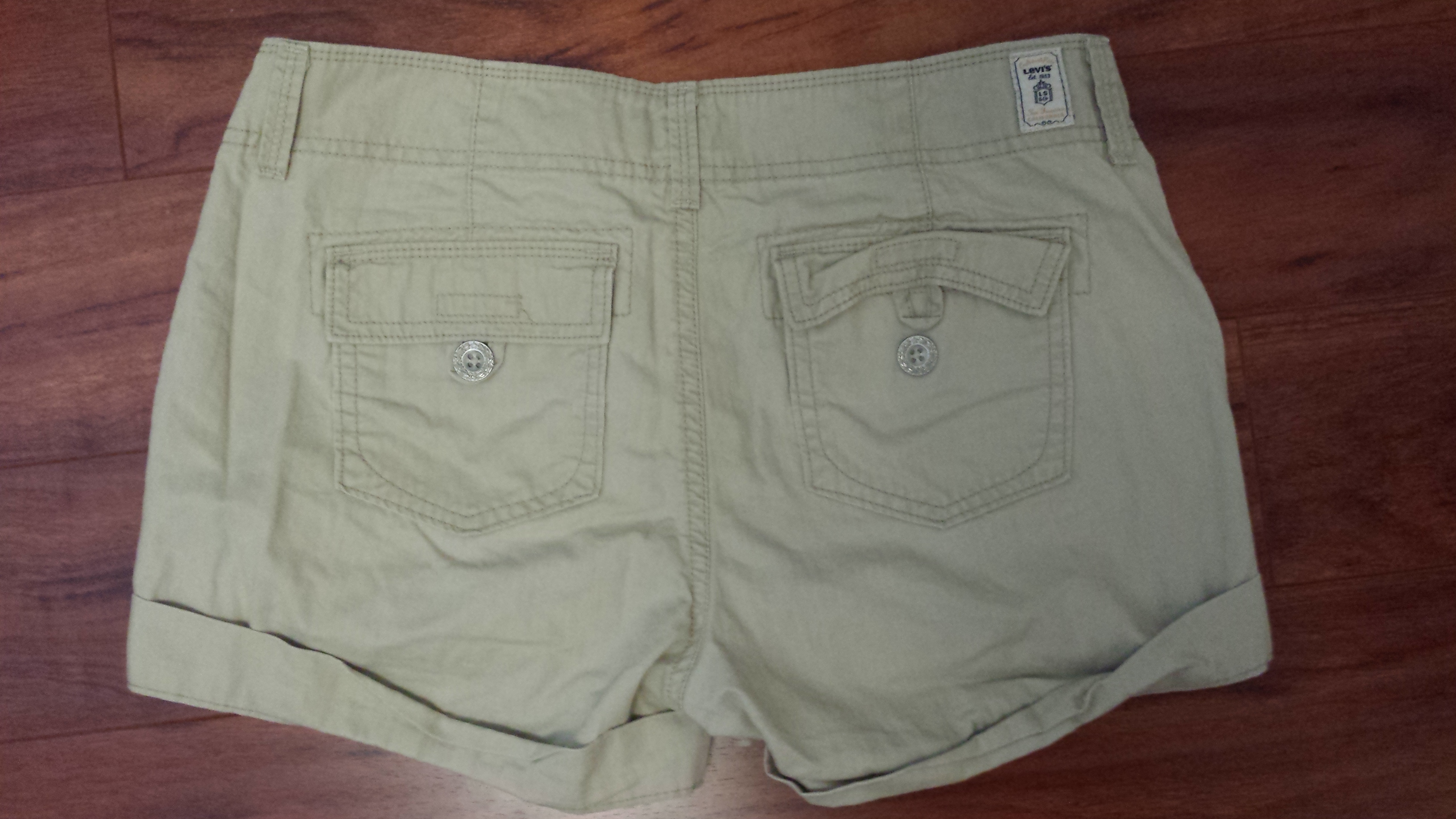 levi's khaki shorts