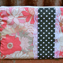 Katelyn Vintage Tablet Snuggie