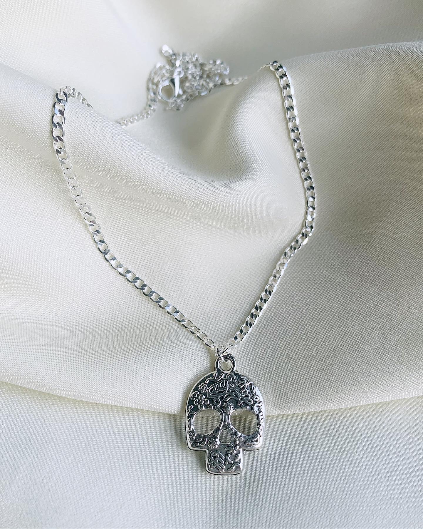WS JEWELRY NECKLACE - SKULL - WHiTE main image 1